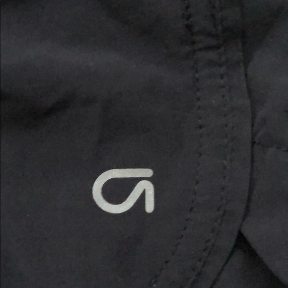 Gap fit athletic shorts - Picture 3 of 3